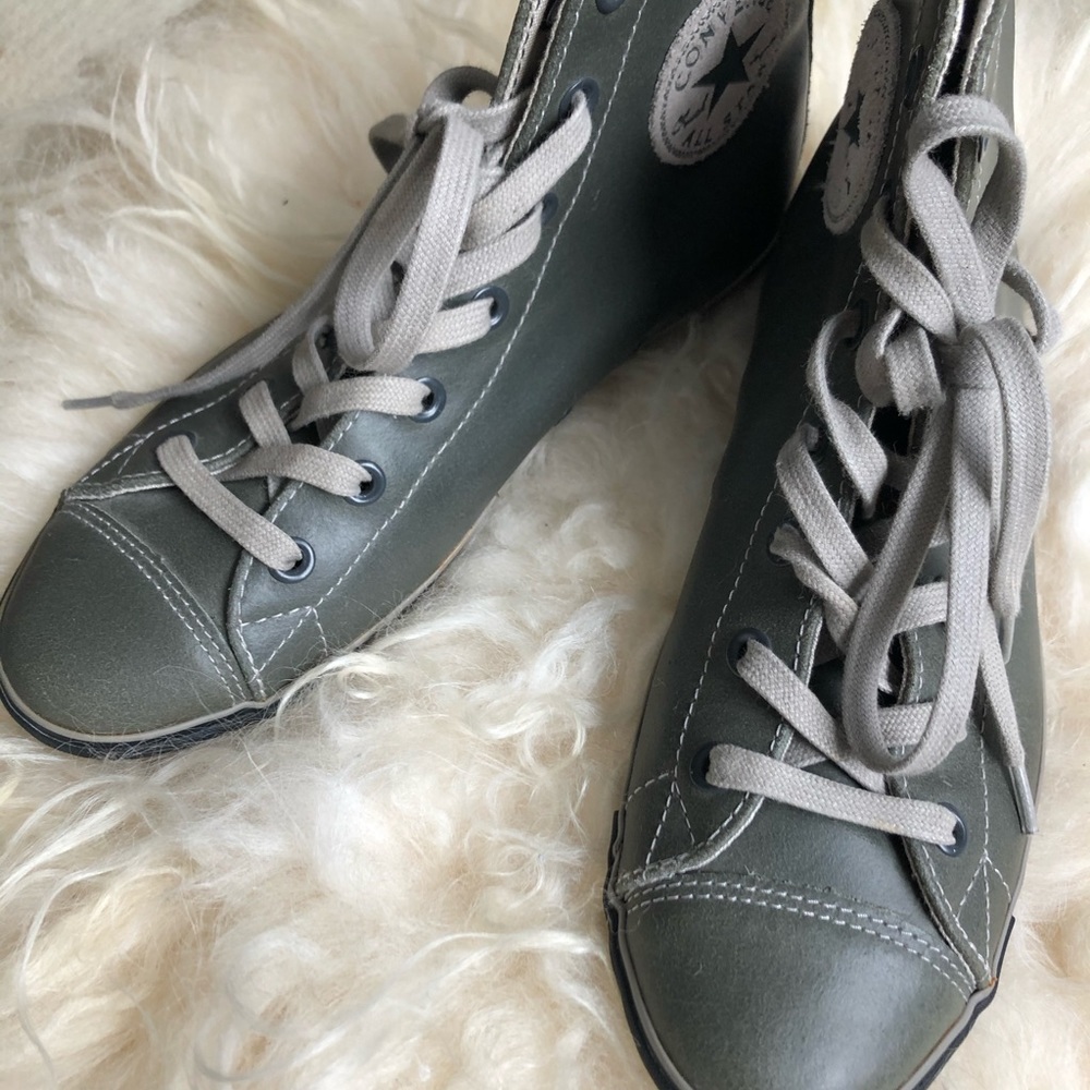 NEW Converse Beluga high top sneakers khaki colour